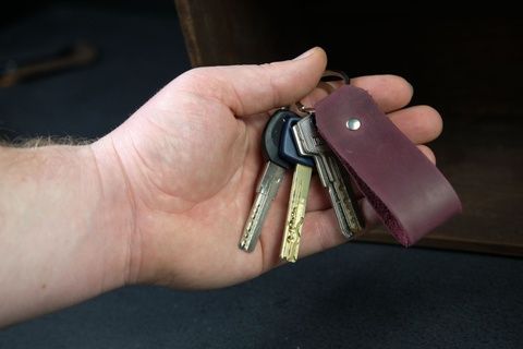 Брелок "Петелька" из натуральной кожи цвет Бордо  5200002 фото