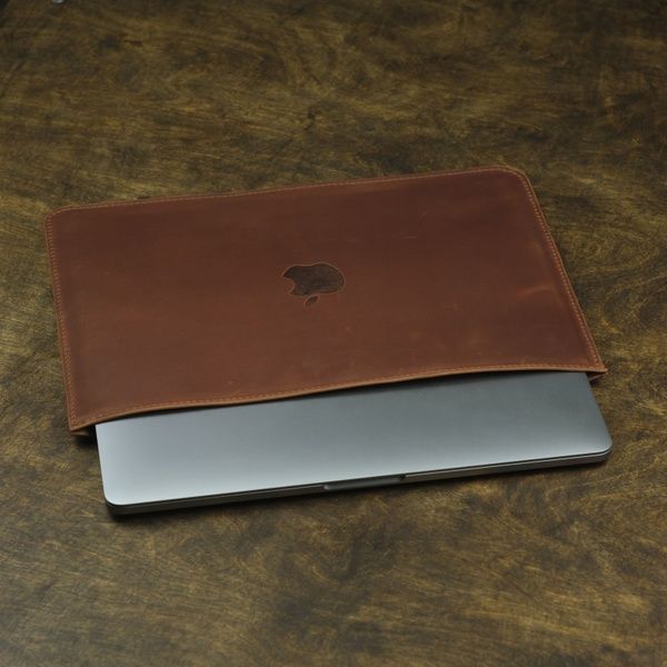 Чехол для MacBook Дизайн №3 из натуральной кожи цвет Коньяк 2830001 фото