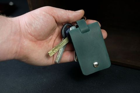 Брелок двойной из натуральной кожи цвет Зеленый 5300009 фото